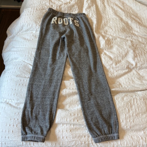 roots kids grey sweatpants with roots on the bum - Picture 2 of 4